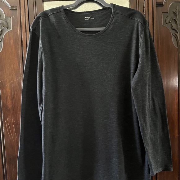 Gap Black Pullover Shirt - Picture 1 of 5
